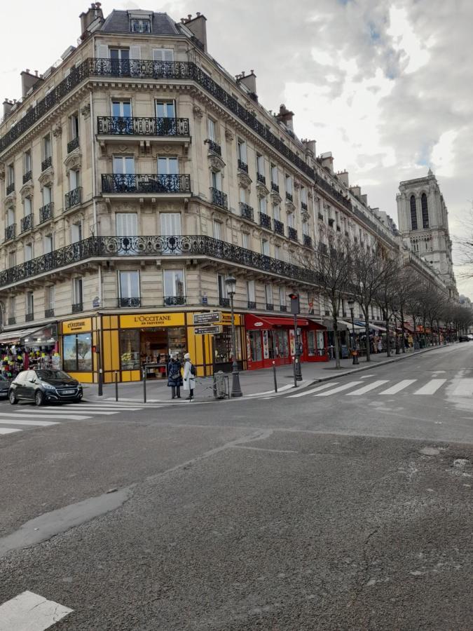 Appartamento Cosy 2 pièces typiquement parisien à Notre-Dame Esterno foto