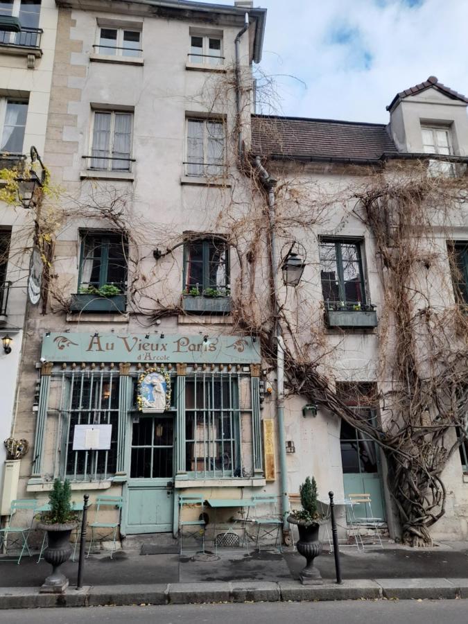 Appartamento Cosy 2 pièces typiquement parisien à Notre-Dame Esterno foto